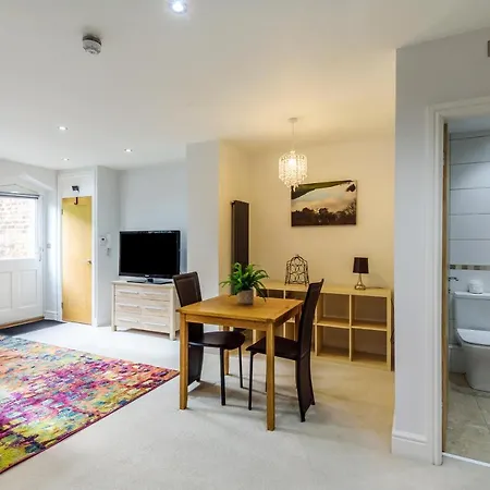 Wenlock Base - Cosy Basement In * York