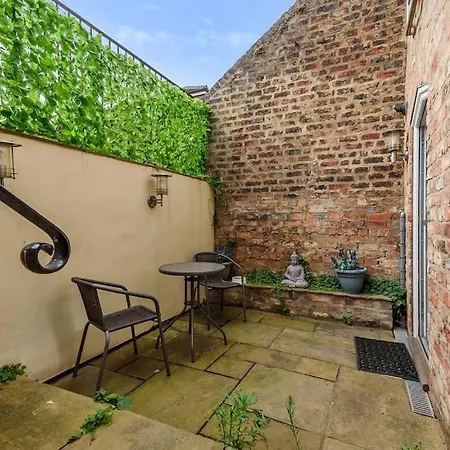 Wenlock Base - Cosy Basement In York